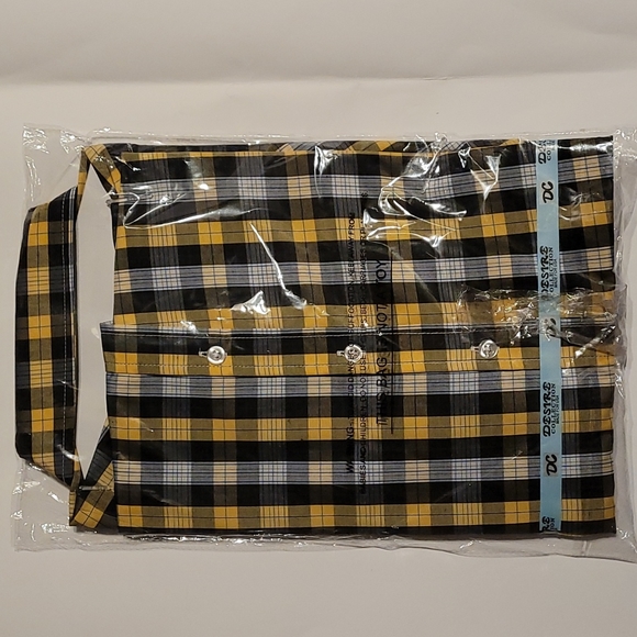 Mens size M plaid short sleeve button down shirt - Picture 2 of 2